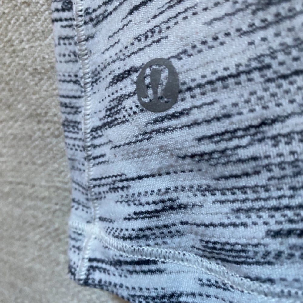 Lululemon 2-in-1 Twisted, Open-back Tank | Size: 4 - Picture 4 of 4